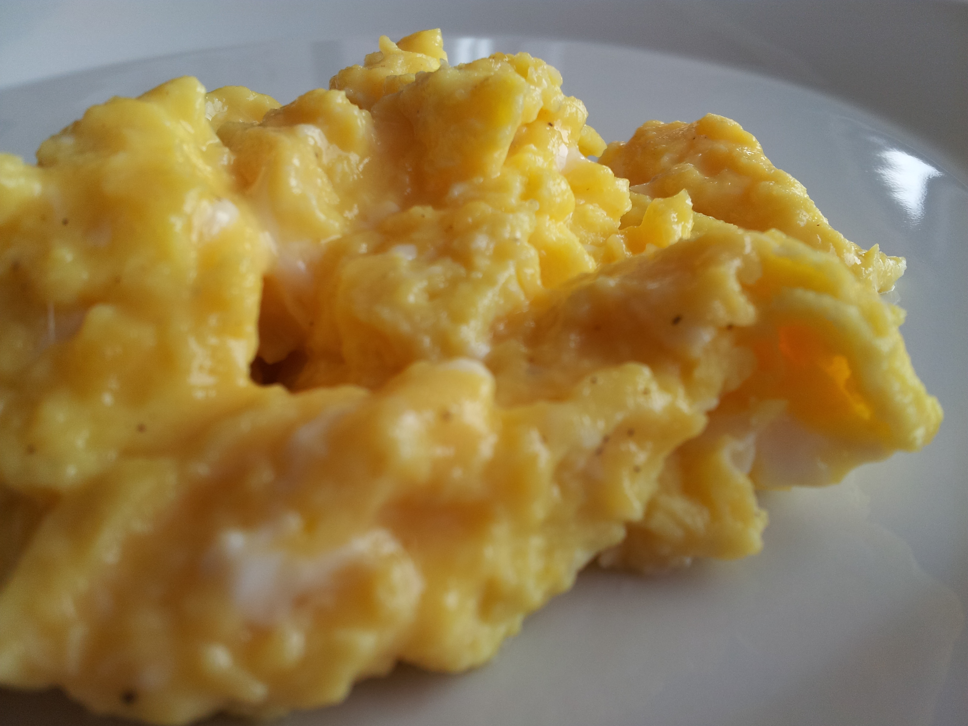 Soft and Creamy Scrambled Eggs